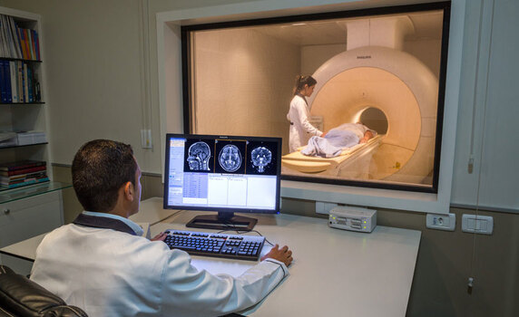 Tomografia ou ressonância