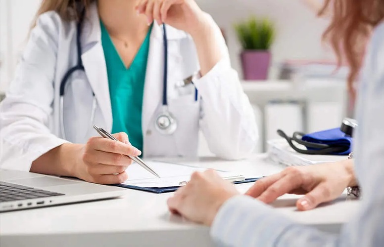 consulta médica e exames de imagem